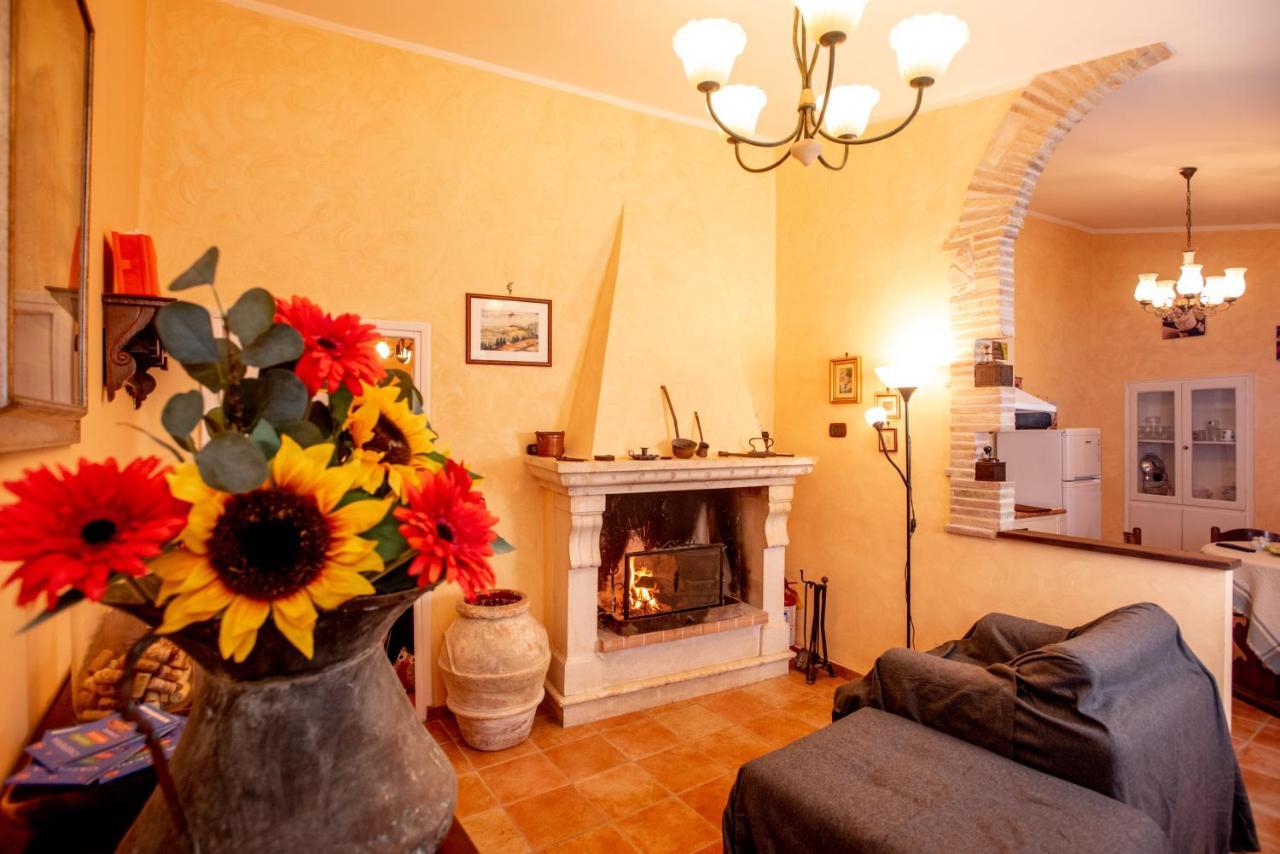 Relax Nell' Antico Borgo Villa Casperia Eksteriør billede